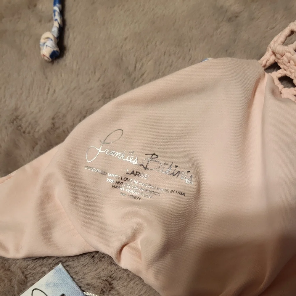 Frankie's Bikinis Top Mimi Bikini Top Hawaiian Blush Size L Brand New NWT